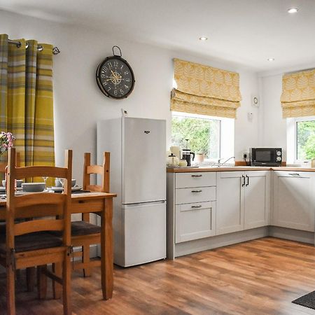 Bumblebee Lodge Staithes Bagian luar foto