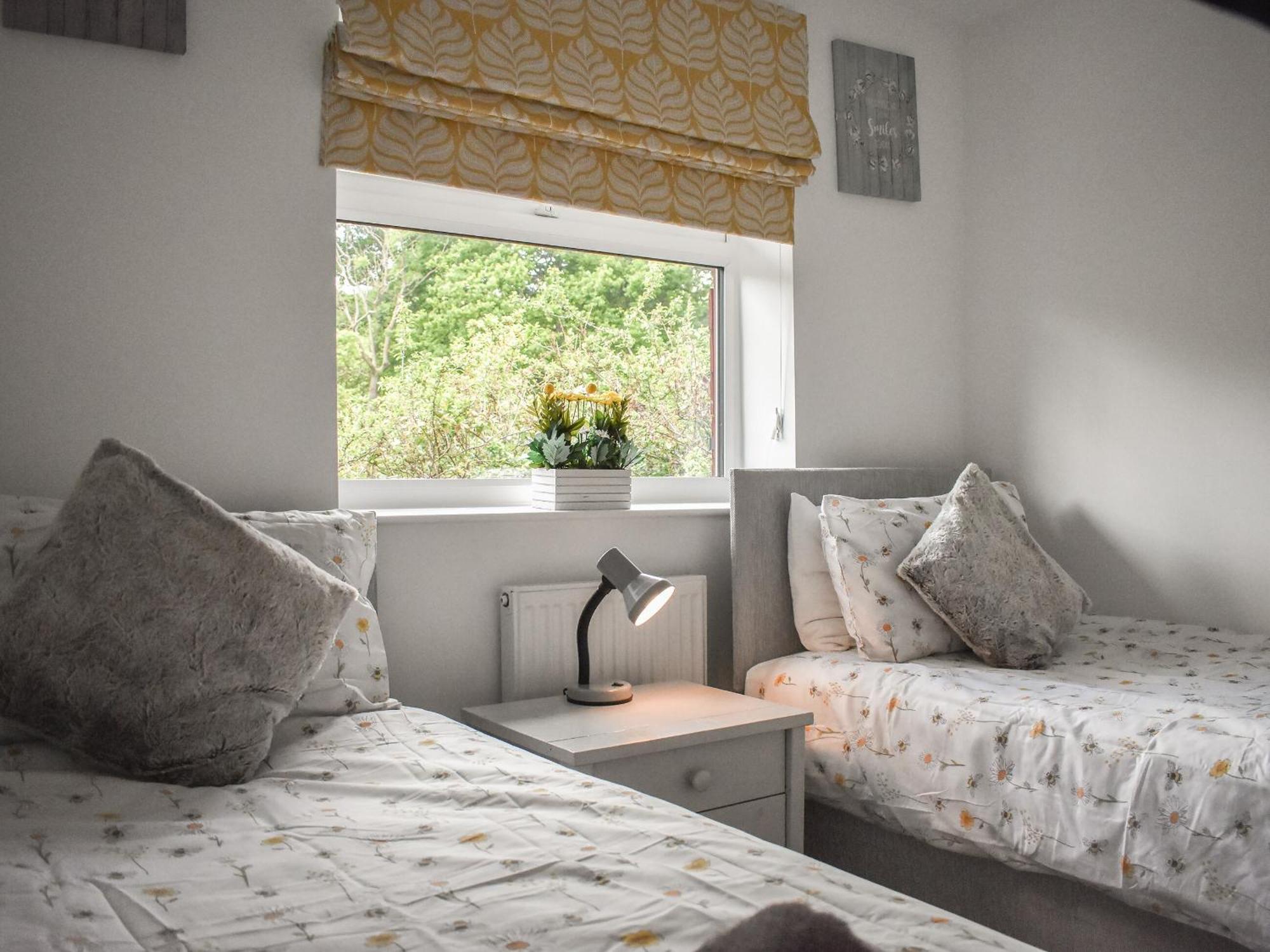 Bumblebee Lodge Staithes Bagian luar foto